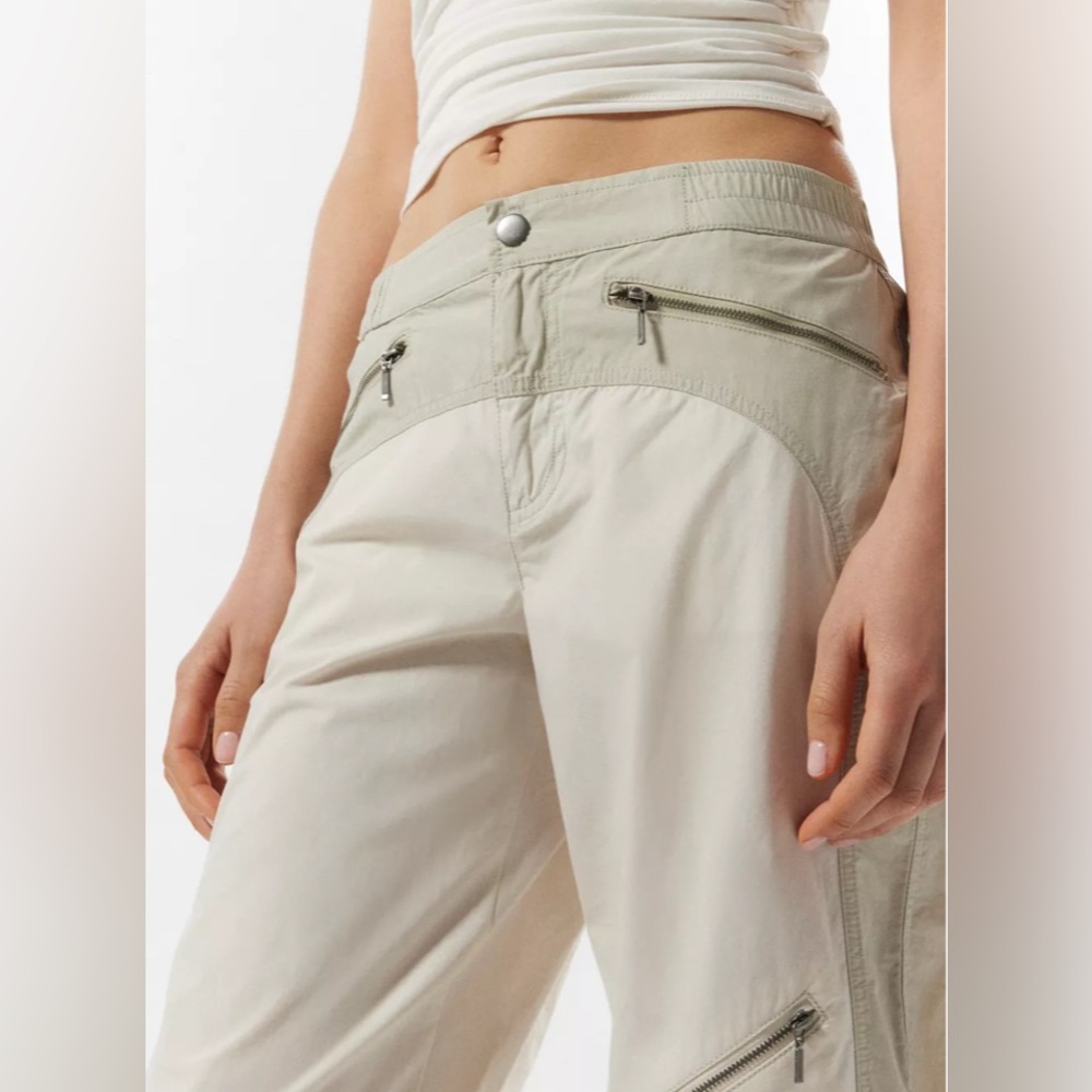 Urban Outfitters windbreaker wide leg pants, elastic waist. Green & ivory. XXL - Picture 4 of 16